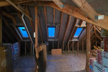 Установка мансардных окон VELUX