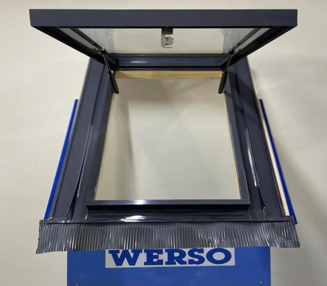 Окно-люк WERSO 52х94 для холодного чердака в Нефтеюганске